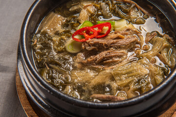 오랜 시간 끓여내 맛있는 국물 요리