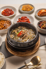 오랜 시간 끓여내 맛있는 국물 요리