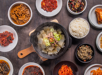 오랜 시간 끓여내 맛있는 국물 요리