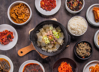 오랜 시간 끓여내 맛있는 국물 요리