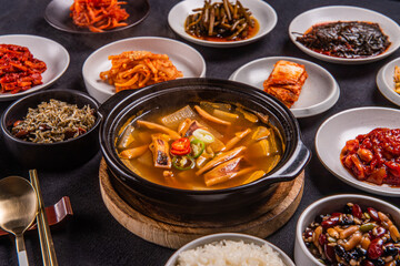 오랜 시간 끓여내 맛있는 국물 요리