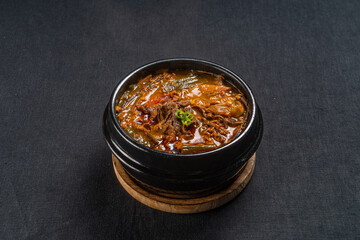오랜 시간 끓여내 맛있는 국물 요리