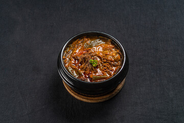 오랜 시간 끓여내 맛있는 국물 요리