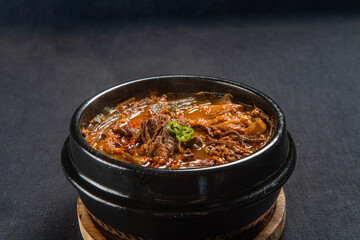 오랜 시간 끓여내 맛있는 국물 요리