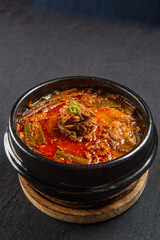 오랜 시간 끓여내 맛있는 국물 요리