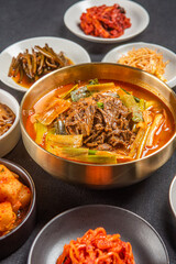 오랜 시간 끓여 맛있는 국물 요리