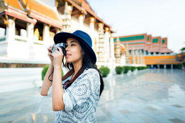 Fototapeta premium The solo Asian female traveler