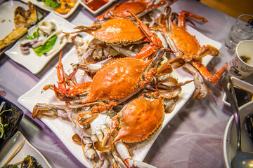 제철을 맞아 싱싱하고 맛있는 꽃게