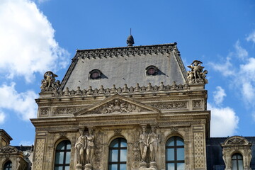 Fototapeta na wymiar Détail du toit du Palais Royal. Paris.