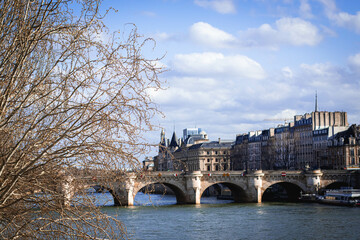 La Consciergerie and le Pont Neuf behind trees
