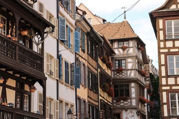 Romantisches Stra&szlig;burg; H&auml;userzeile am Ferkelmarkt