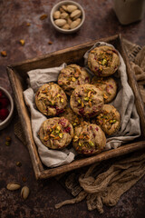 muffins moelleux faits maison aux framboises et pistaches