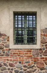 Fototapeta na wymiar Stare okno