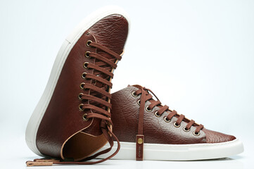 Leather classic brown sneakers