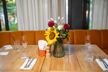 restaurant table setting wooden tableware