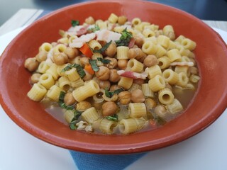 pasta and chickpeas in the terracotta pan