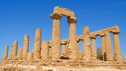 Fototapeta premium Temple of Juno in Valley of Temples in Agrigento, Sicily