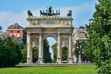 Fototapeta na wymiar Arch of Peace (Arco della Pace) in Milan, Italy