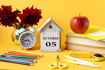 Calendar for October 5 : decorative house with the name of the month in English and the numbers 05,...
