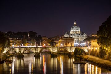 Fototapeta na wymiar Sunset view at Saint Peter Basilica in Vatican City, Rome