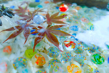 花手水とビー玉