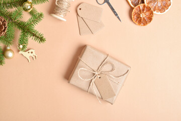 DO IT YOURSELF. Gift wrapping for New Year and Christmas. Step-by-step instructions for gift packaging made of eco-friendly material.