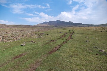 highlands og aragats armenian highest mountain