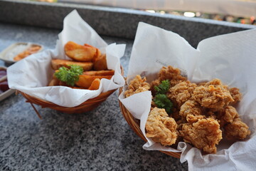Fried Chicken with Potato Wedges