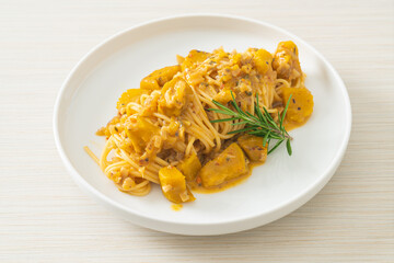 pumpkin spaghetti pasta alfredo sauce