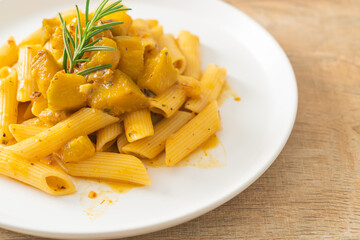 pumpkin penne pasta alfredo sauce