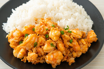 stir-fried shrimps with garlic and shrimps paste