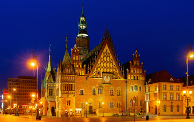 Fototapeta na wymiar Evening view of the town hall city Wroclaw. Poland