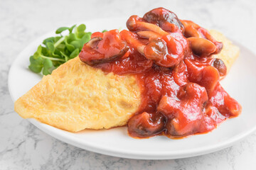 キノコソースオムレツ