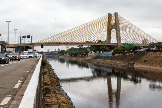 Rio Tiete, abandoned by Brazilian authorities
