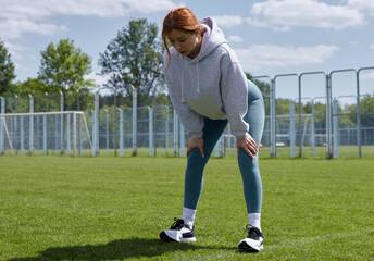 Obraz premium woman doing stretching exercise