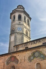 Fototapeta na wymiar Gavi,Alessandria,Piemonte-Chiesa di San GiacomoIl campanile dell'antica chiesa di San Giacomo, Il tempio che da 900 anni è al centro di Gavi.