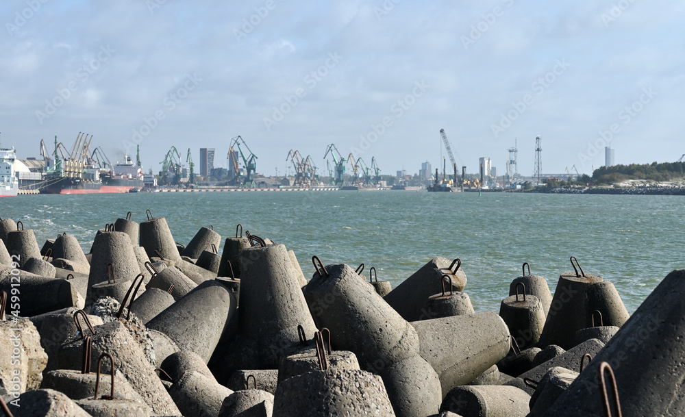 Wall mural Seascape with concrete tetrapodes