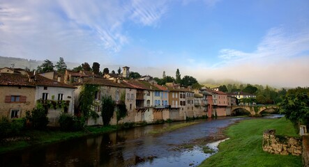 Obraz premium Village paysage - tourisme France Ariège - campagne nature