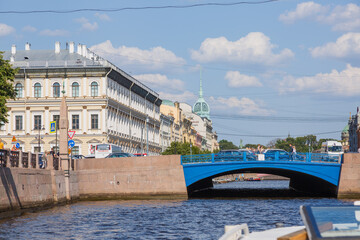 Obraz premium St. Petersburg. View of the blue bridge.