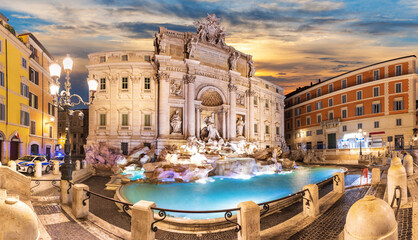 Obraz na płótnie Canvas Trevi Fountain at sunset, Rome, no people