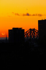 Fototapeta premium Golden hour in Montreal city 