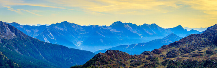 Fototapeta premium landscape at the timmelsjoch in austria / italy