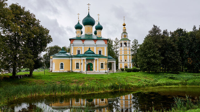 Russia. The town of Uglich. Kremlin. Spaso-Preobrazhensky Cathedral over the Lake