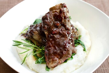 Sous Vide Beef Short Ribs with Port Wine Sauce and Mashed Potatoes