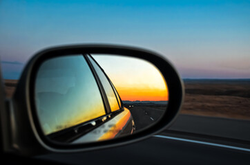 Fototapeta na wymiar sunset in the car
