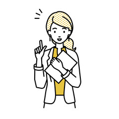 立って書類を手に持って何かひらめいたジャケットの女性