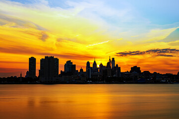 Fototapeta na wymiar Sunset in Philadelphia taken from the Camden waterfront