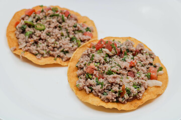 Tostadas de carne tártara