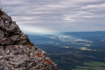 Fototapeta na wymiar Červený kameň in Pieniny national park