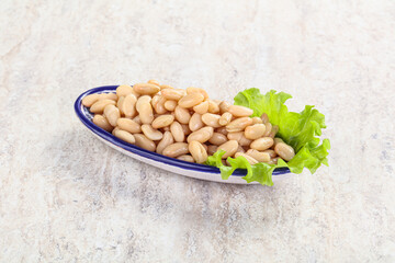 White canned beans for vegan suisine